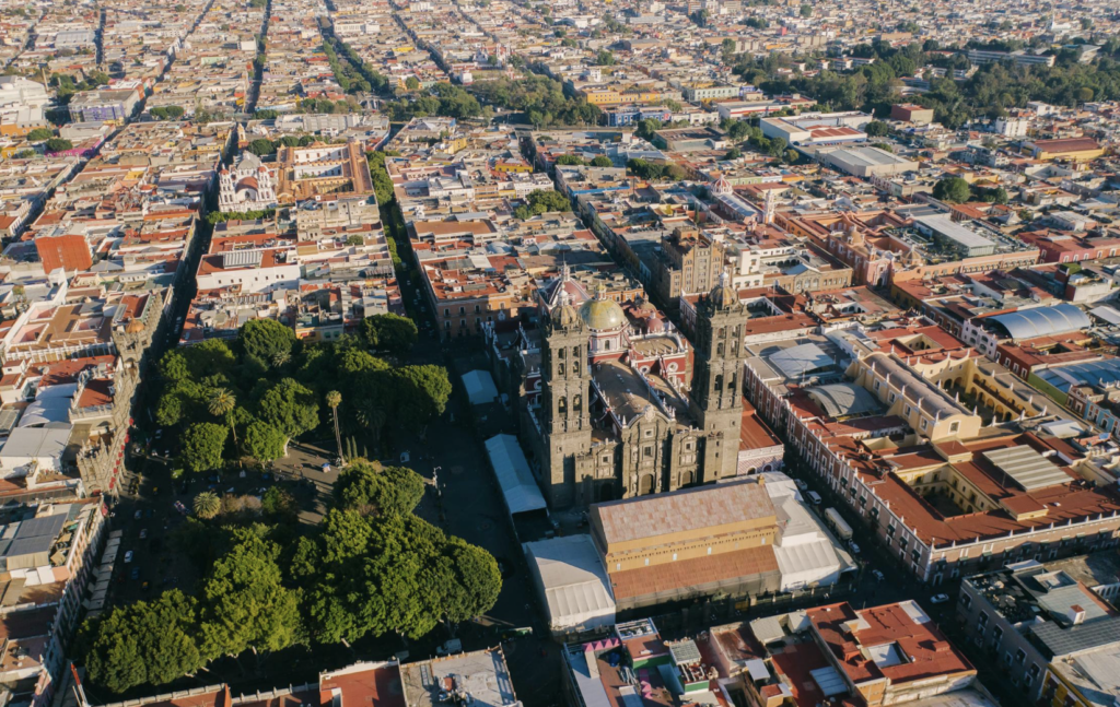 Mejores zonas para invertir en Puebla: Ciudad toma aérea