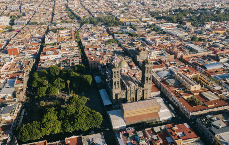 Mejores zonas para invertir en Puebla: Ciudad toma aérea